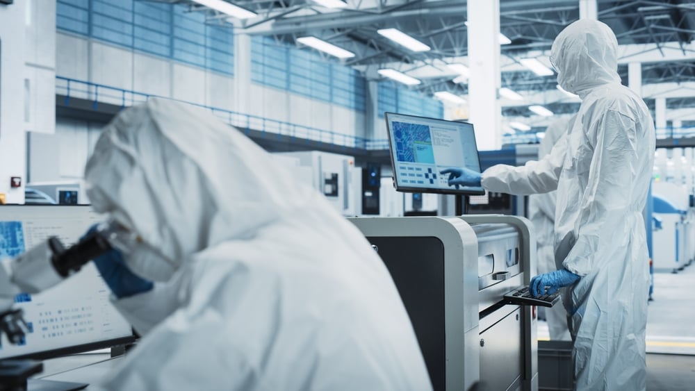 scientists-sterile-suites